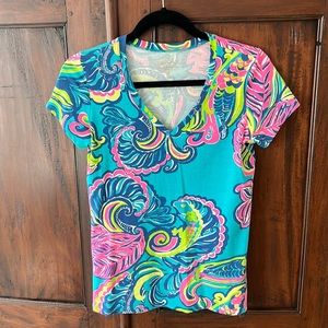 Lilly Pulitzer short sleeve v neck tshirt